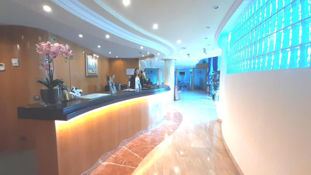 Hotel Nueva Plaza Maliaño Exterior foto